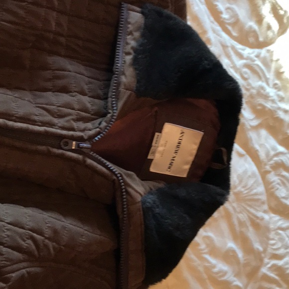 Andrew Marc Quilted Pea Coat, Fur trim, Excellent Condition - Med - Picture 4 of 10